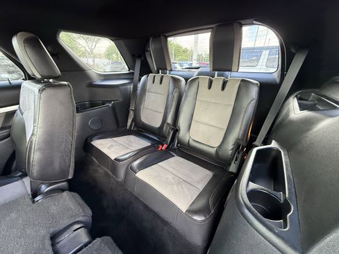 Used 2017 Ford Explorer XLT w/ Equipment Group 202A image 29