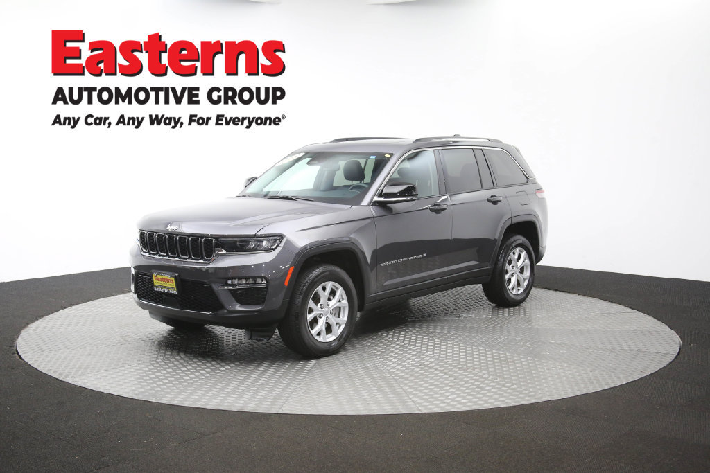 Used 2023 Jeep Grand Cherokee Limited AWD/4WD image 60