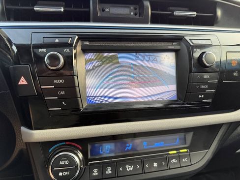 Used 2014 Toyota Corolla LE FWD image 23