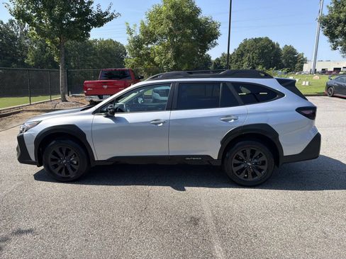 Used 2023 Subaru Outback Onyx Edition XT AWD/4WD image 5