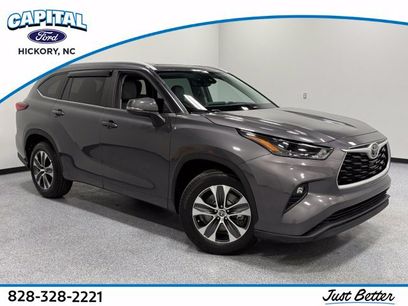 Used 2023 Toyota Highlander XLE