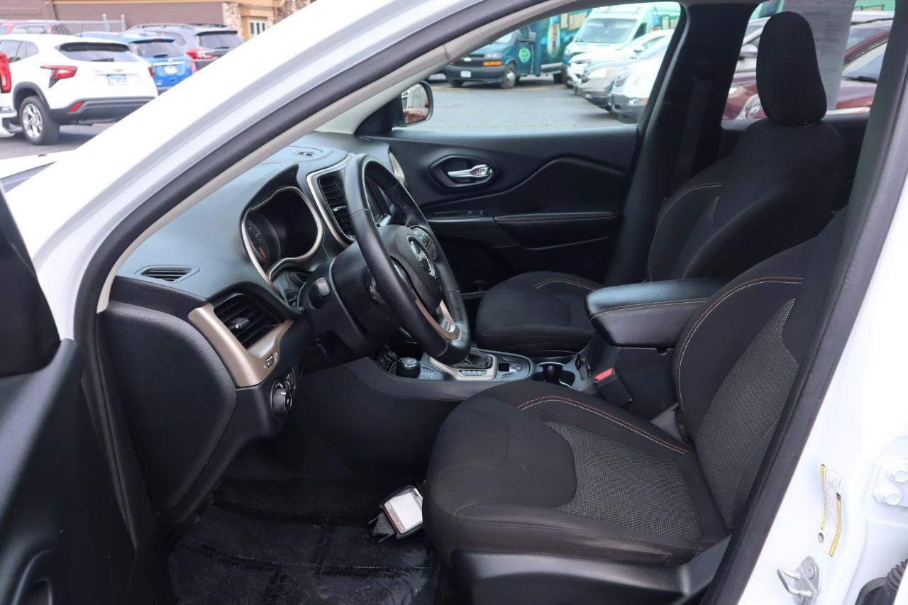 Used 2016 Jeep Cherokee 75th Anniversary AWD/4WD image 18