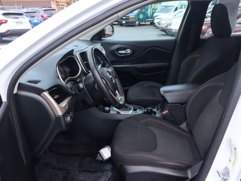 Used 2016 Jeep Cherokee 75th Anniversary AWD/4WD image 18