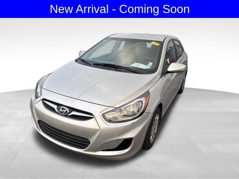 Used 2014 Hyundai Accent GLS FWD image 2