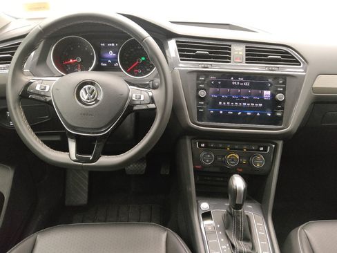 Used 2021 Volkswagen Tiguan SE w/ Panoramic Sunroof Package AWD/4WD image 22