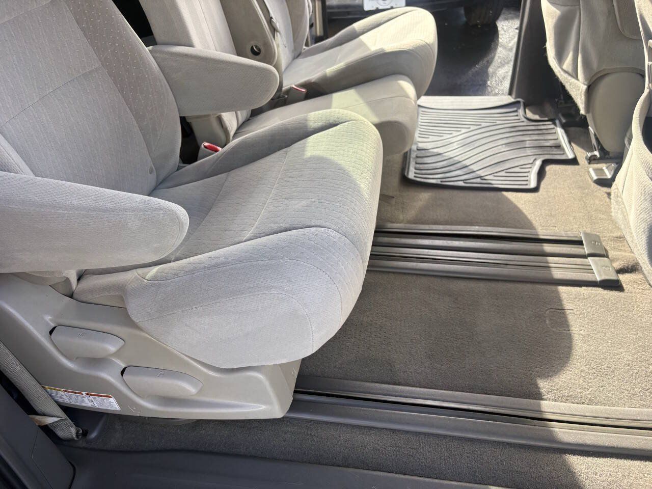 Used 2015 Toyota Sienna LE FWD image 12