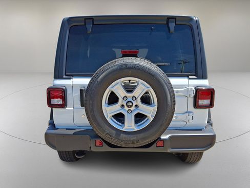 Used 2018 Jeep Wrangler Unlimited Sport S AWD/4WD image 9