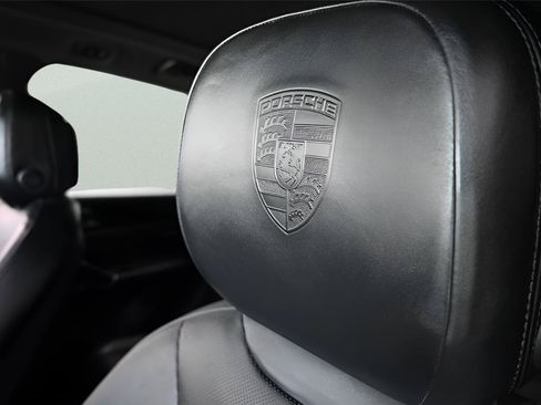 Used 2019 Porsche Cayenne S AWD/4WD image 23