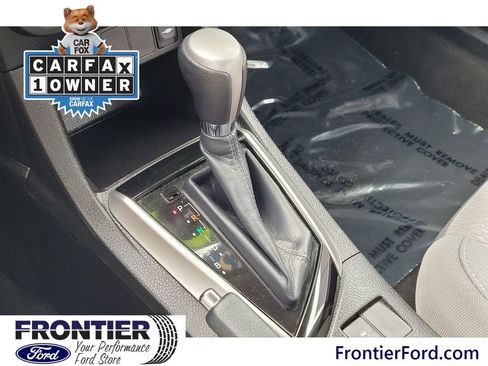 Used 2015 Toyota Corolla LE image 26