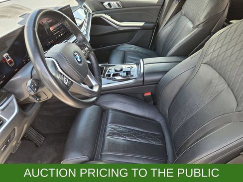 Used 2025 BMW X5 xDrive50e AWD/4WD image 13