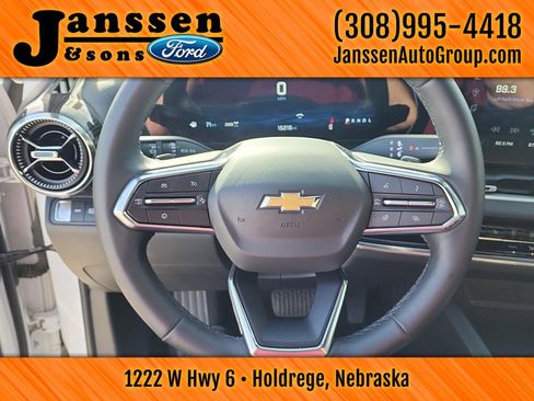 Used 2025 Chevrolet Equinox LT image 24