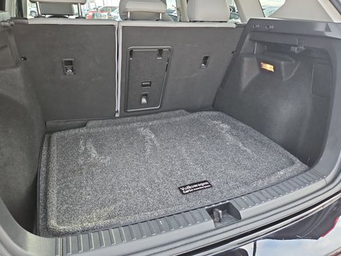 Used 2022 Volkswagen Taos SE image 19