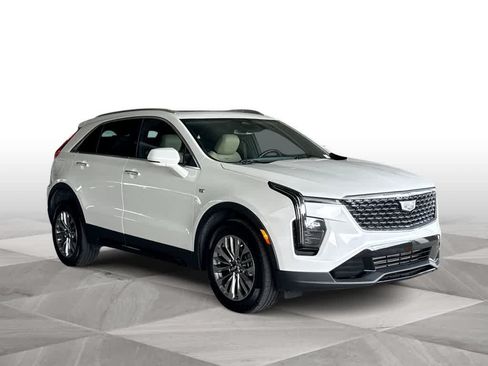Used 2024 Cadillac XT4 Premium Luxury w/ LPO, Floor Liner Package FWD image 2