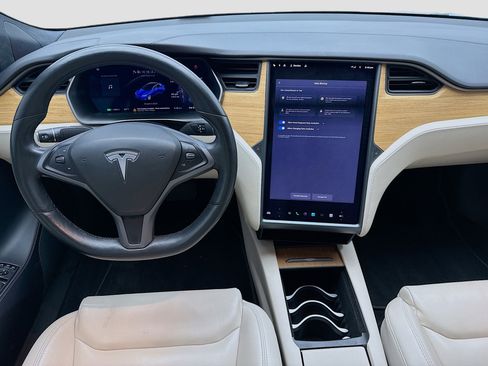 Used 2020 Tesla Model S Long Range Plus image 15