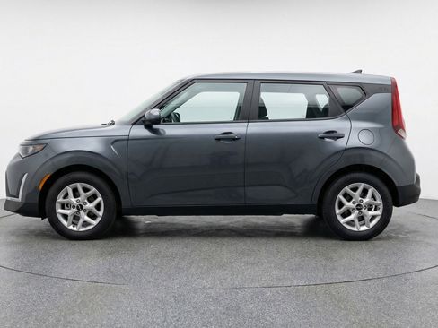 Used 2025 Kia Soul LX w/ LX Technology Package FWD image 3