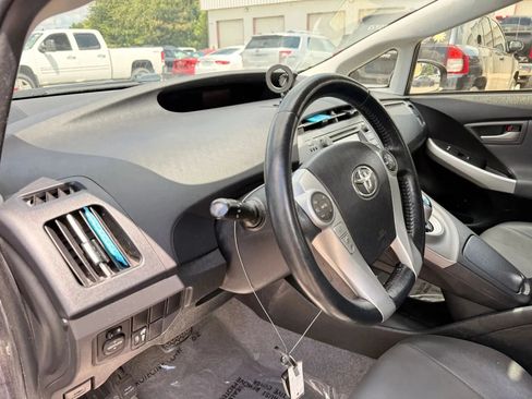 Used 2014 Toyota Prius Four FWD image 17