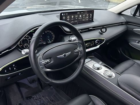 Used 2022 Genesis GV70 2.5T w/ Advanced Package image 2