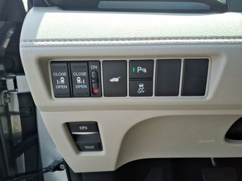 New 2026 Honda Odyssey Touring image 18
