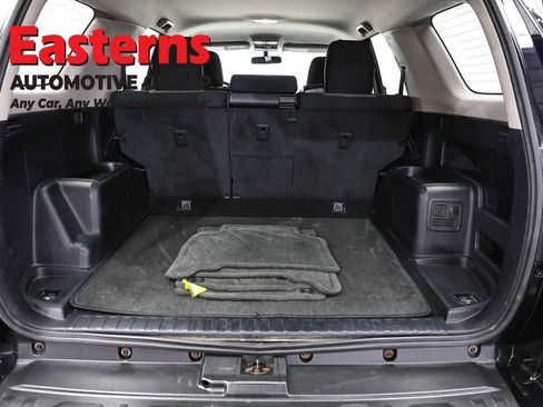 Used 2015 Toyota 4Runner SR5 AWD/4WD image 9
