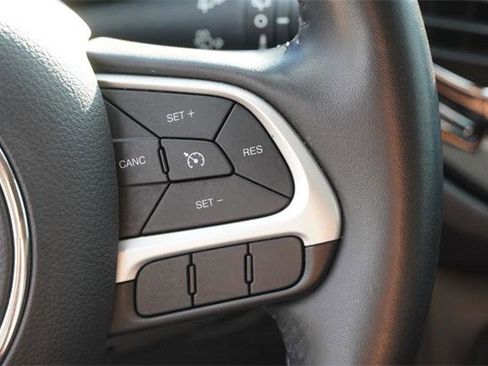 Certified 2020 Jeep Compass Latitude image 26