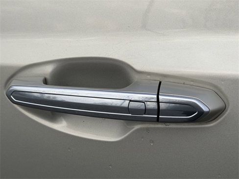 Used 2017 Cadillac XT5 FWD image 30