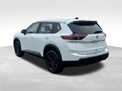 New 2026 Nissan Rogue SV FWD image 5