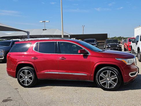 Used 2019 GMC Acadia Denali w/ Technology Package FWD image 9