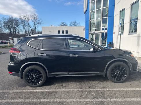 Used 2018 Nissan Rogue SL w/ Premium Package image 12