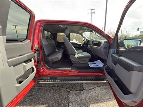 Certified 2022 Ford F150 XLT w/ Equipment Group 302A High image 25