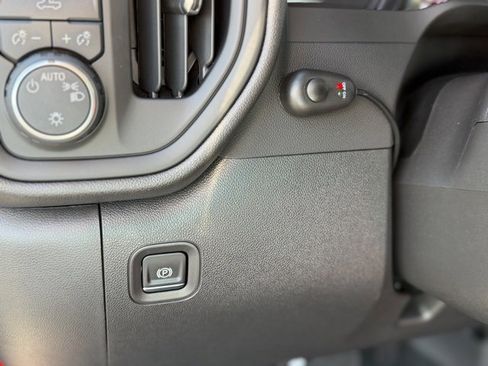 Used 2025 Chevrolet Silverado 1500 Custom Trail Boss image 29