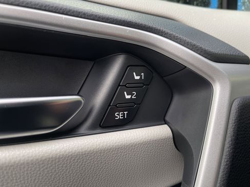 Used 2024 Toyota RAV4 XLE Premium image 18