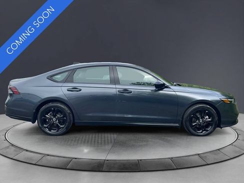 Used 2025 Honda Accord SE image 6