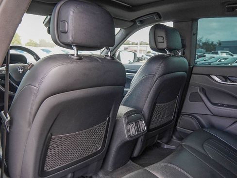 Used 2021 Maserati Levante S image 31