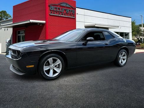 Used 2011 Dodge Challenger image 1