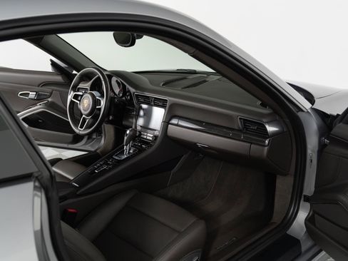 Used 2017 Porsche 911 Carrera RWD image 9