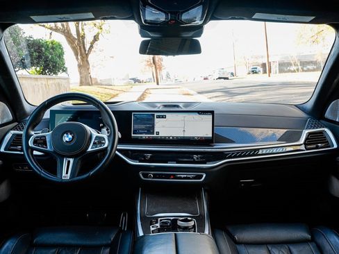 Certified 2025 BMW X7 M60i image 12