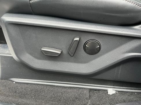 Used 2025 Ford Expedition Platinum w/ Stealth Performance Package image 10