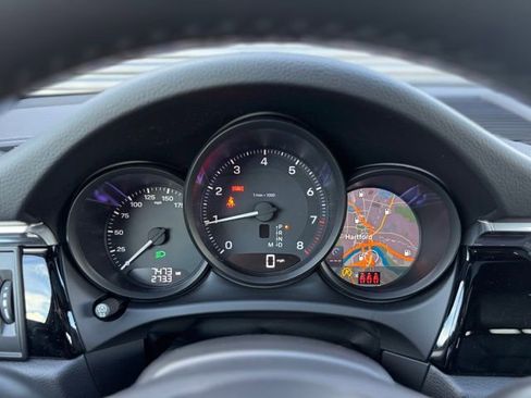 Certified 2026 Porsche Macan image 25