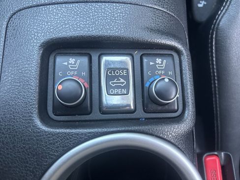 Used 2012 Nissan 370Z Touring w/ Sport Pkg image 32