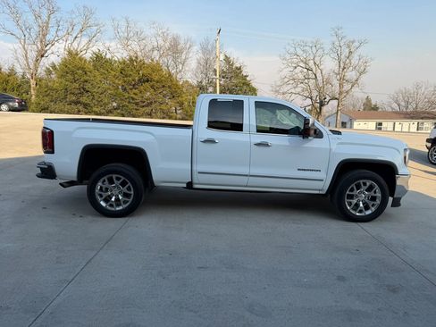 Used 2018 GMC Sierra 1500 SLT w/ SLT Premium Package image 2