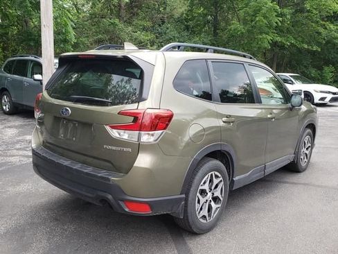Used 2023 Subaru Forester Premium AWD/4WD image 3