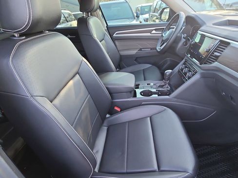 Used 2023 Volkswagen Atlas SE image 10
