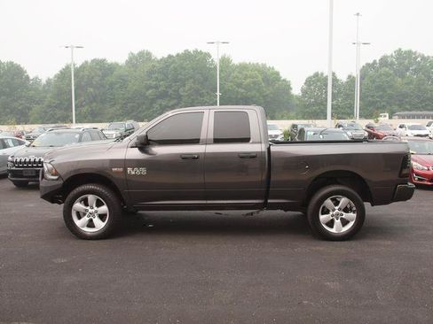 Used 2017 RAM 1500 Express AWD/4WD image 3
