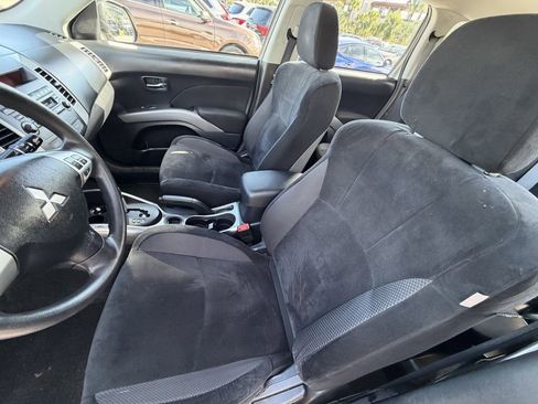 Used 2010 Mitsubishi Outlander ES FWD image 19