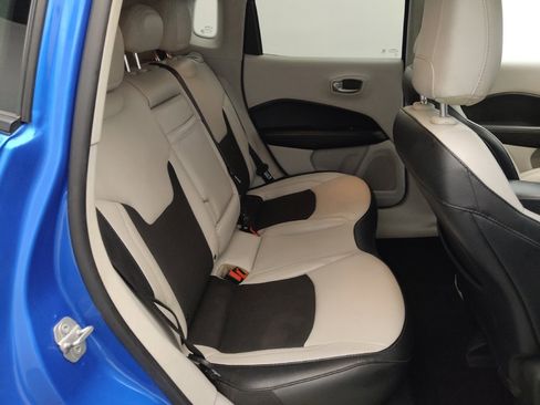 Used 2019 Jeep Compass Latitude FWD image 19