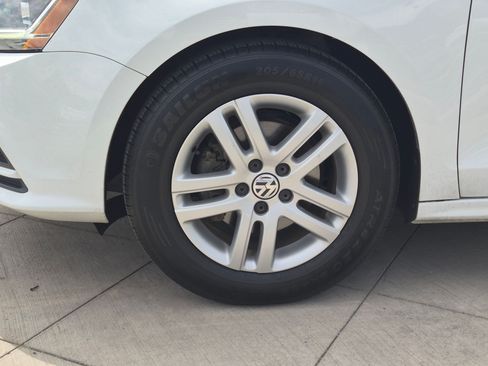 Used 2018 Volkswagen Jetta S w/ Cold Weather Package FWD image 12