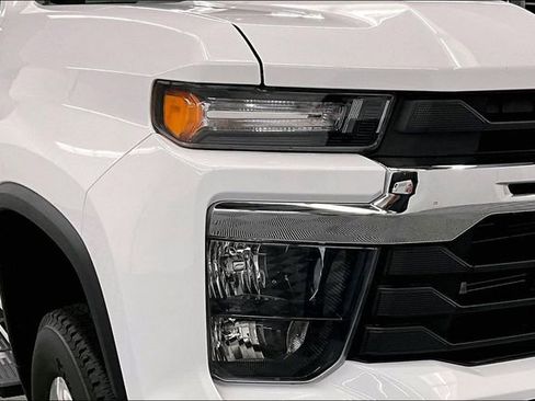 Used 2025 Chevrolet Silverado 2500 LT w/ Convenience Package image 33