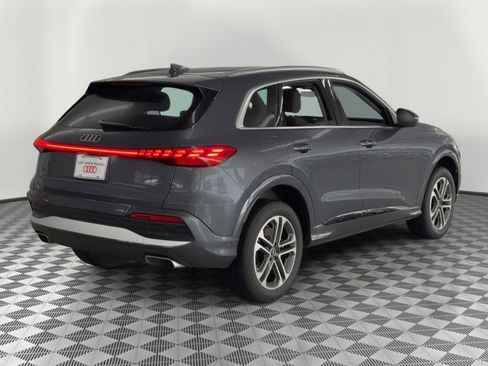 Used 2025 Audi Q5 Premium w/ Convenience Package AWD/4WD image 9
