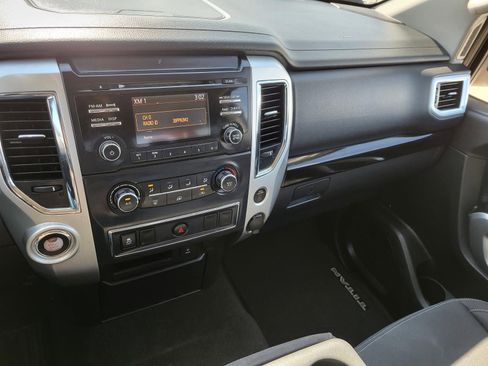 Certified 2017 Nissan Titan SV image 3