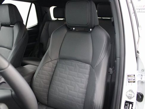 Used 2025 Toyota 4Runner TRD Off-Road Premium image 18